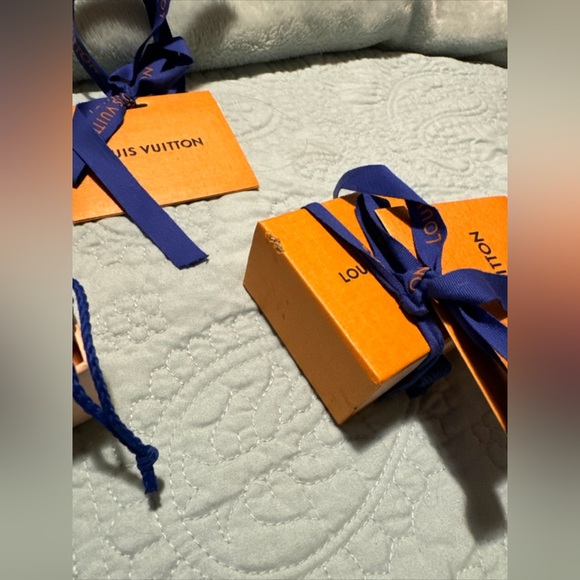 Louis Vuitton Lock Jewelry Set - Picture 8 of 8